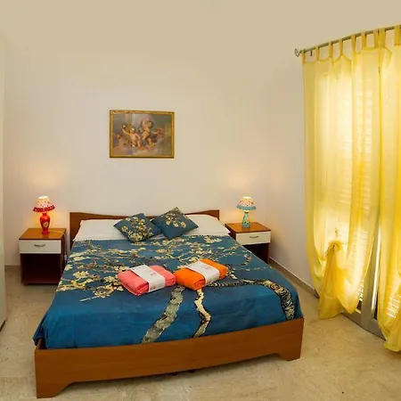 Taormina Bay Lucia's House Bed & Breakfast