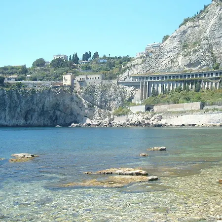 Bed & Breakfast Taormina Bay Lucia's House Nizza di Sicilia